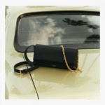 Neigeneigeneige - Medium Size Leather Bag